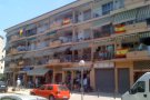 La victòria de «la Roja» tenyeix alguns balcons amb banderes espanyoles
