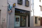 Canvi de rètols: de Caixa de Girona a La Caixa