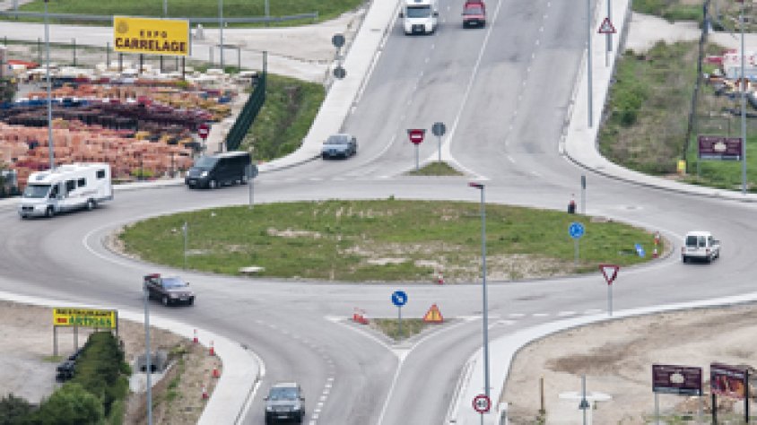 A concurs la instal·lació de les quatre càmeres de seguretat als accessos de la Jonquera
