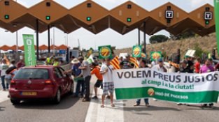 Manifestació i tall de comunicacions a la Jonquera en una imatge d'arxiu.
