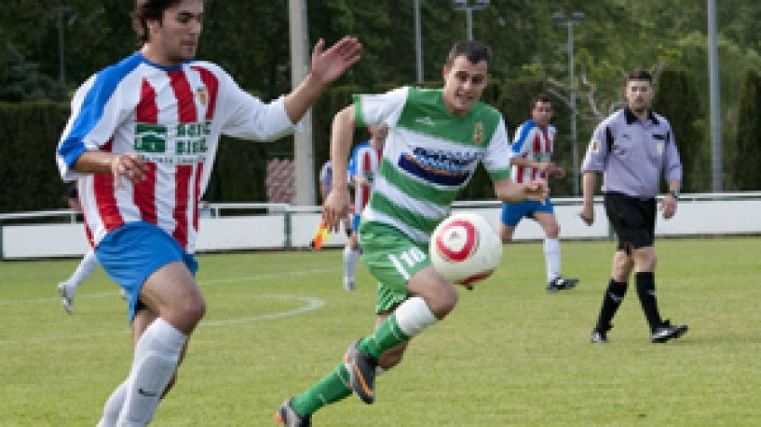 Imatge arxiu: Partit de futbol de la temporada 2011-2012