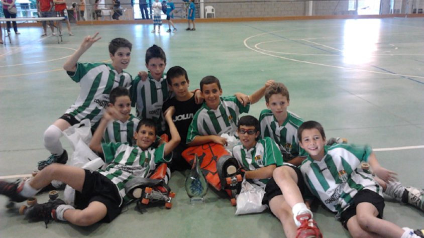 Equip benjamí del CP Jonquerenc a la pista del Caldes de Malavella