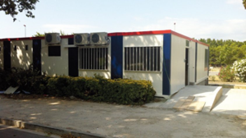 Fa cinc anys que els agents es queixen per haver de treballar en un barracó