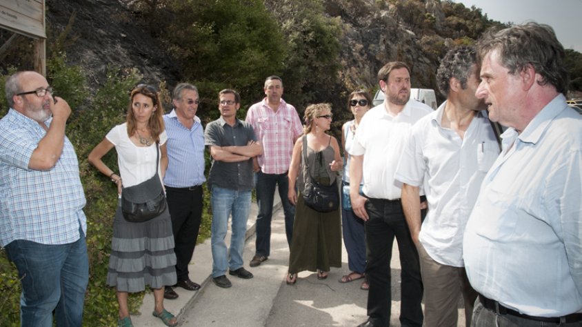 La delegació d'ERC a la zona d'inici del foc, a l'aparcament del Portús