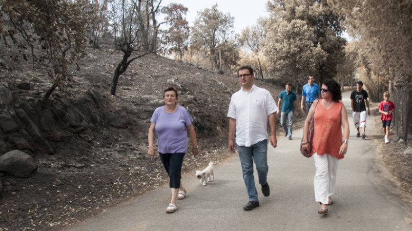 Visita al veïnat de Canadal de la Jonquera, on el foc ha causat danys importants a les instal·lacions de la Casa de colònies i restaurant