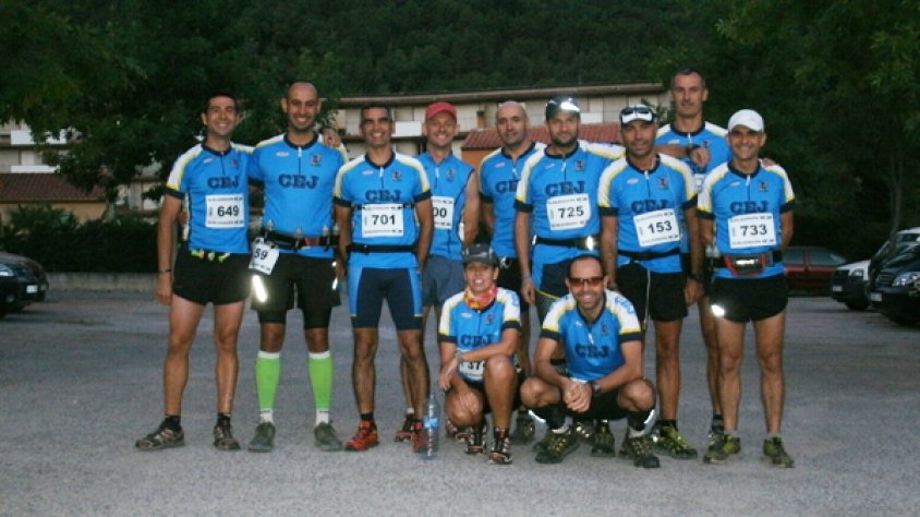 Els membres del CEJ poc abans d'iniciar-se la cursa del Canigó 2012