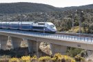 Tan sols sis trens al dia passen pel Túnel del Portús