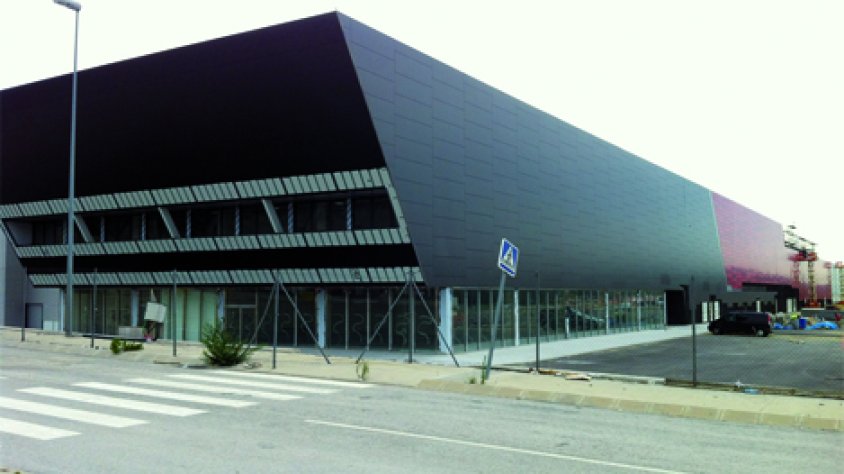 Estat actual del centre comercial outlet Gran Jonquera, on es treballa a un ritme accelerat