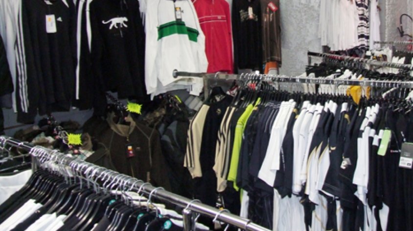 Botiga de roba esportiva i de moda de la Jonquera