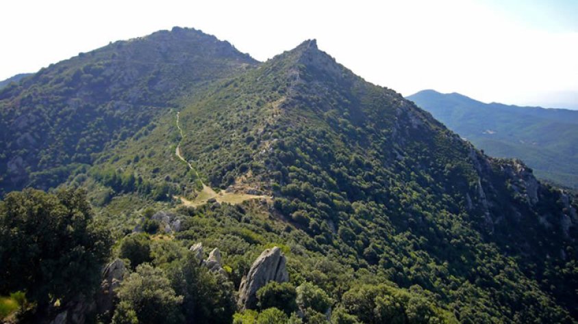 Des del Puig de la Balma, el coll de Llinàs, Roc del Consol i el Puig de Sant Cristau