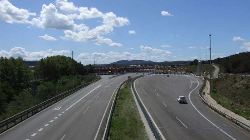 Peatge troncal de la barrera de la Jonquera, conegut com a barrera de la "frontera" a la Jonquera