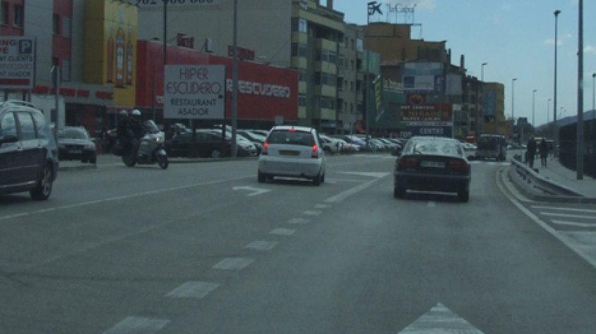 Carretera N-II al seu pas per la Jonquera