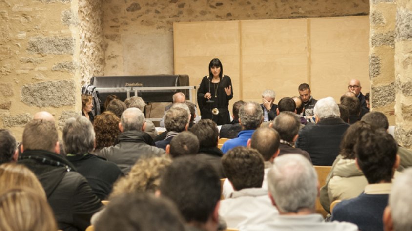 Reunió de comerciants ahir dimecres 9 de gener als baixos de Can Laporta