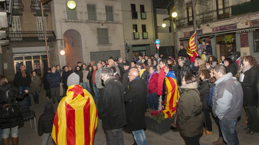 Concentració de suport ahir a la vesprada a la plaça de l'Ajuntament de la Jonquera