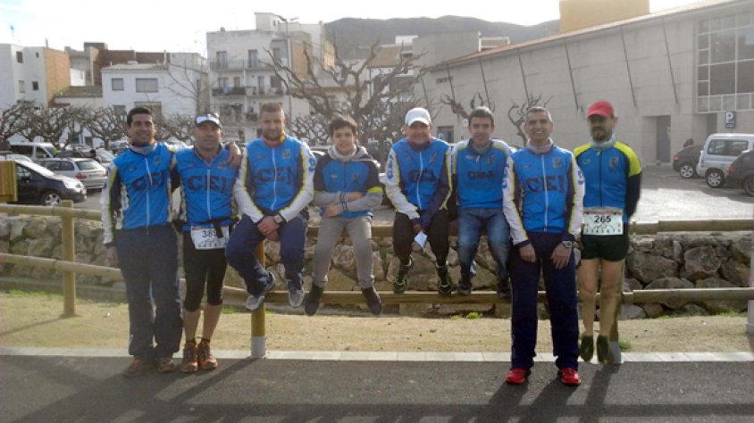 Els membres del CEJ a la cursa Mitja marató de Llançà