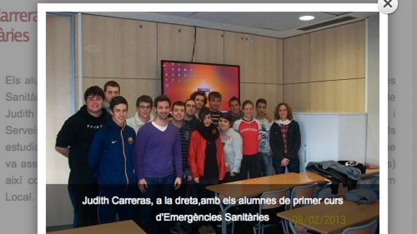 Judith Carreras, a la dreta,amb els alumnes de primer curs d'Emergències Sanitàries