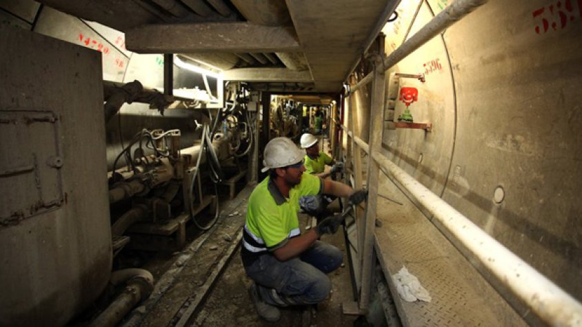Construcció tunel de la MAT