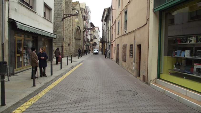 Una imatge del carrer Major de la Jonquera d'avui dimarts 19 de febrer