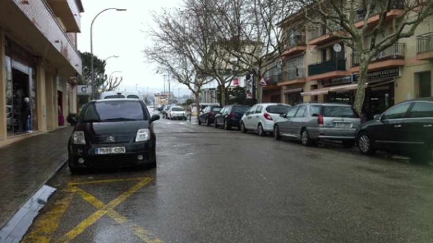 Detingut per tràfic d'heroïna al carrer Pau Casals. Imatge d'arxiu del carrer on van passar els fets.