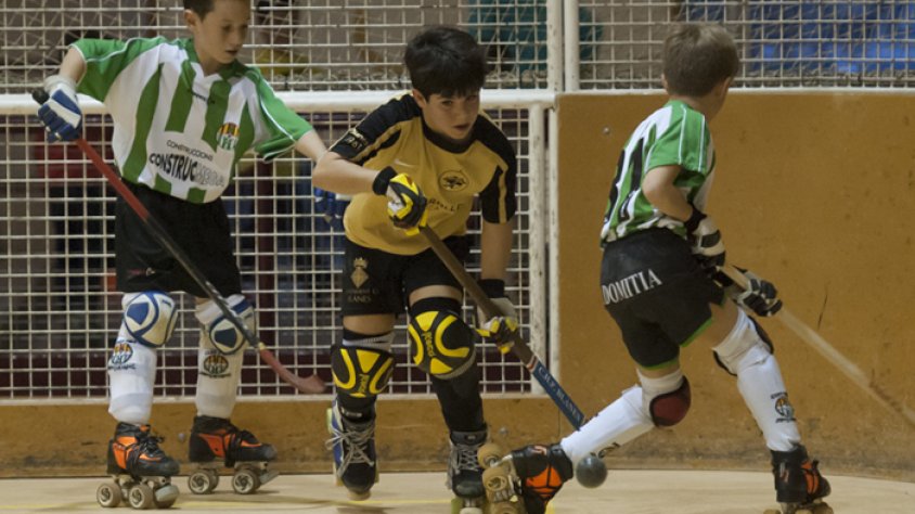 Partit d'hoquei patins al pavelló poliesportiu municipal de la Jonquera