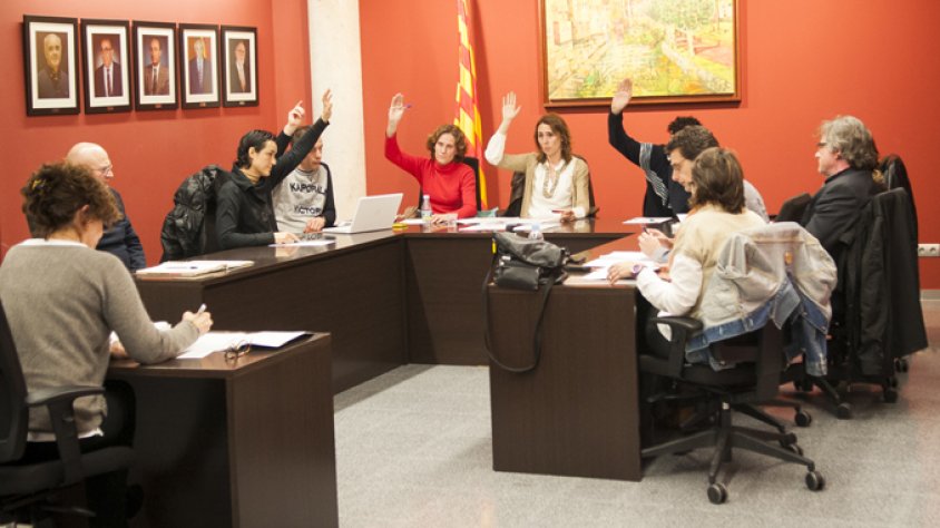 Els cinc regidors de CIU voten a favor del pressupost de 2013