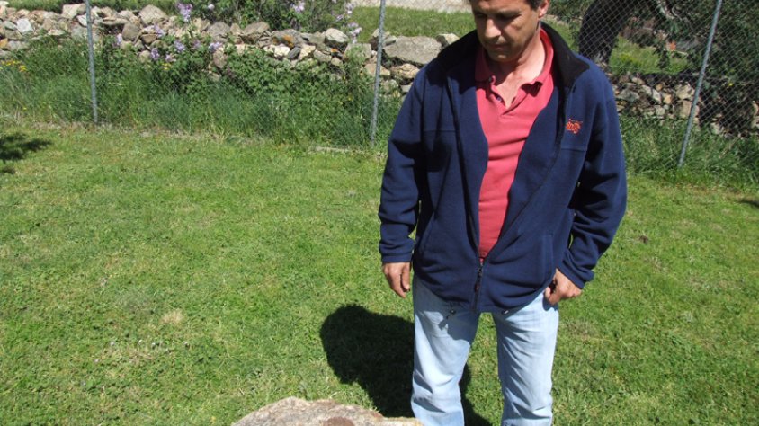En Jordi Taulera aquesta tarda amb la granada de ma trobada a la riera de Torreles