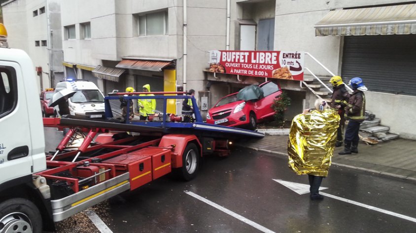 El vehicle accidentat el dimecres 8 de maig al carrer Dr. Subirós del Portús