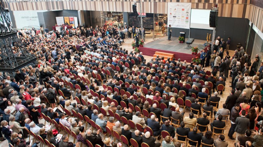 Vista general del Hall de Gran Jonquera moments abans de començar l'acte d'inauguració
