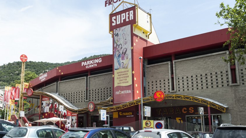 Façana del supermercat Frontera avui al migdia