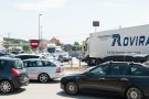Dies de trànsit intens a la carretera i l'autopista a la Jonquera