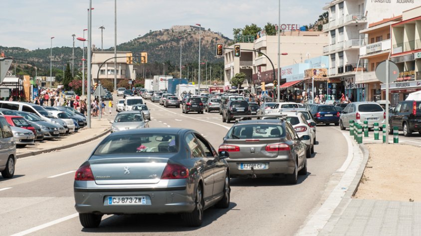 Cues per travessar la Jonquera els mesos d'estiu