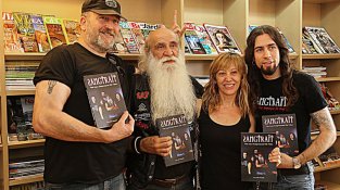 A la biblioteca de la Jonquera durant la presentació del llibre de Sangtraït