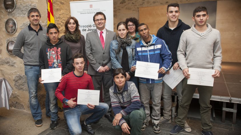 El director general de Joventut, Toni Reig ha fet entrega a la Jonquera els diplomes als alumnes en situació d’atur que han participat en el projecte Fórmula Jove