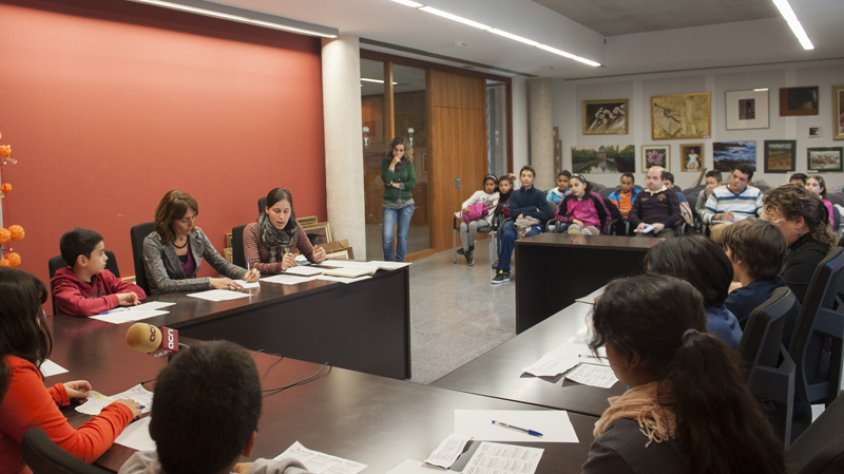 Sessió del Consell d'Infants de la Jonquera celebrat aquest matí a la Sala de Plens del consistori jonquerenc