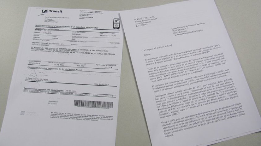 Els documents: la multa que han rebut per una “infracció greu” –200 euros de sanció; 100 si es paga ràpid– i l'escrit amb les al·legacions que l'empresa ha presentat a Trànsit