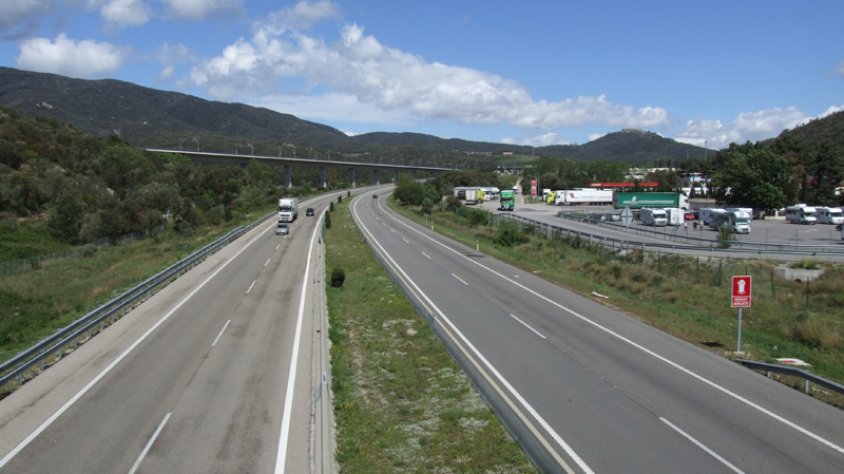 L'autopista a la Jonquera, una infraestructura amortitzada diverses vegades però per la qual encara es paga peatge per circular-hi