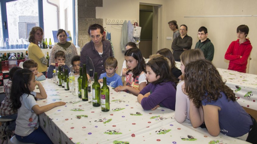 Els dies 9 i 10 d'abril l'Escola de Música va fer un "concert" amb ampolles