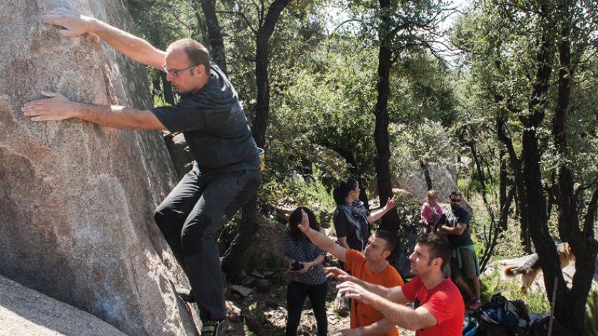 Una imatge de les pràctiques d'escalada en bloc realitzades aquest cap de setmana a la Jonquera