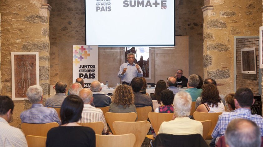 Una bona assistència a la xerrada del col·lectiu "Súmate" a Can Laporta