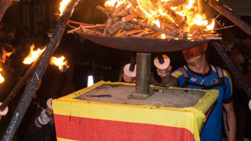 Fotografia de portada de l'Esquerda 153