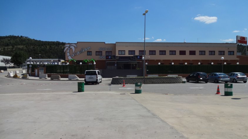 El prostíbul Paradise ha consolidat un perímetre d'espai públic per a ús privat