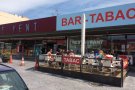 Paguen amb un bitllet de 100 euros fals i acaben arrestats per haver robat un cotxe
