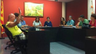 La Moció només va rebre un vot en contra, la del regidor popular