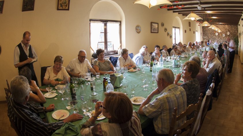El 19 d’octubre es va celebrar al Restaurant Artigas de la Jonquera la VII Festa de les Noces d’Or