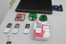 Dos detinguts amb material per copiar targetes de crèdit