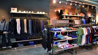 Marques com G-star són presents a les botigues de Tramuntana Moda