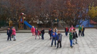 Activitats a l'escola amb motiu del Dia Internacional per a l'eliminació de la Violència Vers les Dones al'escola de la Jonquera