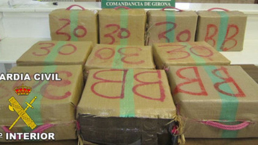Dos detinguts i 616 quilos d'haixix interceptats a la Jonquera