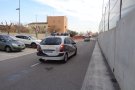 Un policia tiroteja un cotxe i fereix un noi al carrer Jesús Mercader