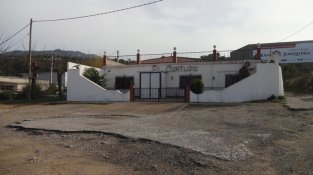 Els Mossos d'Esquadra fan inspeccions de forma regular en els locals de lleure nocturn de la Jonquera